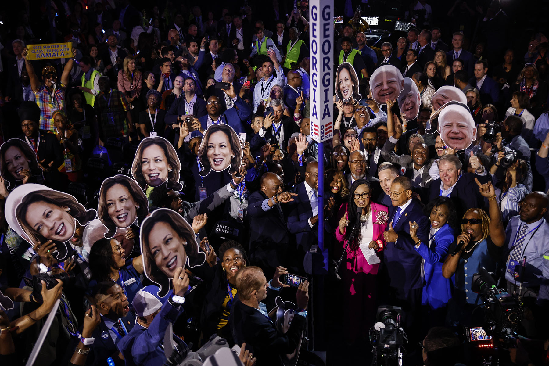 DNC roll call Why you saw Eva Longoria, Lil Jon, DJ Cassidy and more